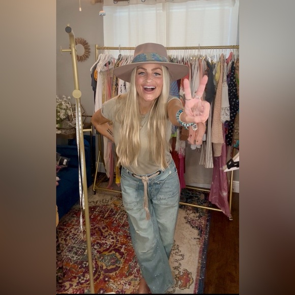 VAN SOLEIL IS LIVE 🌻 PLEASE RE-LIKE ✨    💛I SOLD MY 1st LISTING - Picture 14 of 16